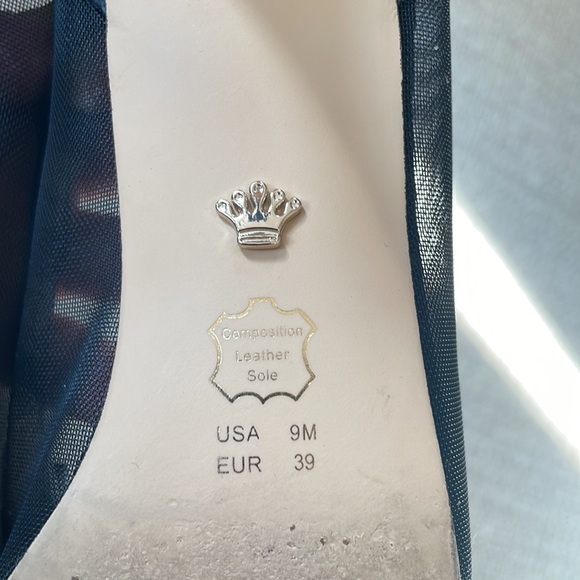 Gorgeous shoes - Picture 4 of 8